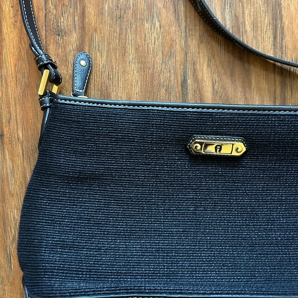 🖤🖤🖤🖤Woven Black Shoulder Bag 🖤🖤🖤🖤 - Picture 2 of 8